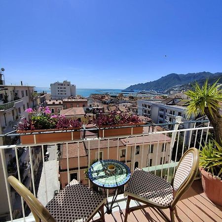 Oasi Al Centro Con Parcheggio Bed & Breakfast ซาแลร์โน ภายนอก รูปภาพ