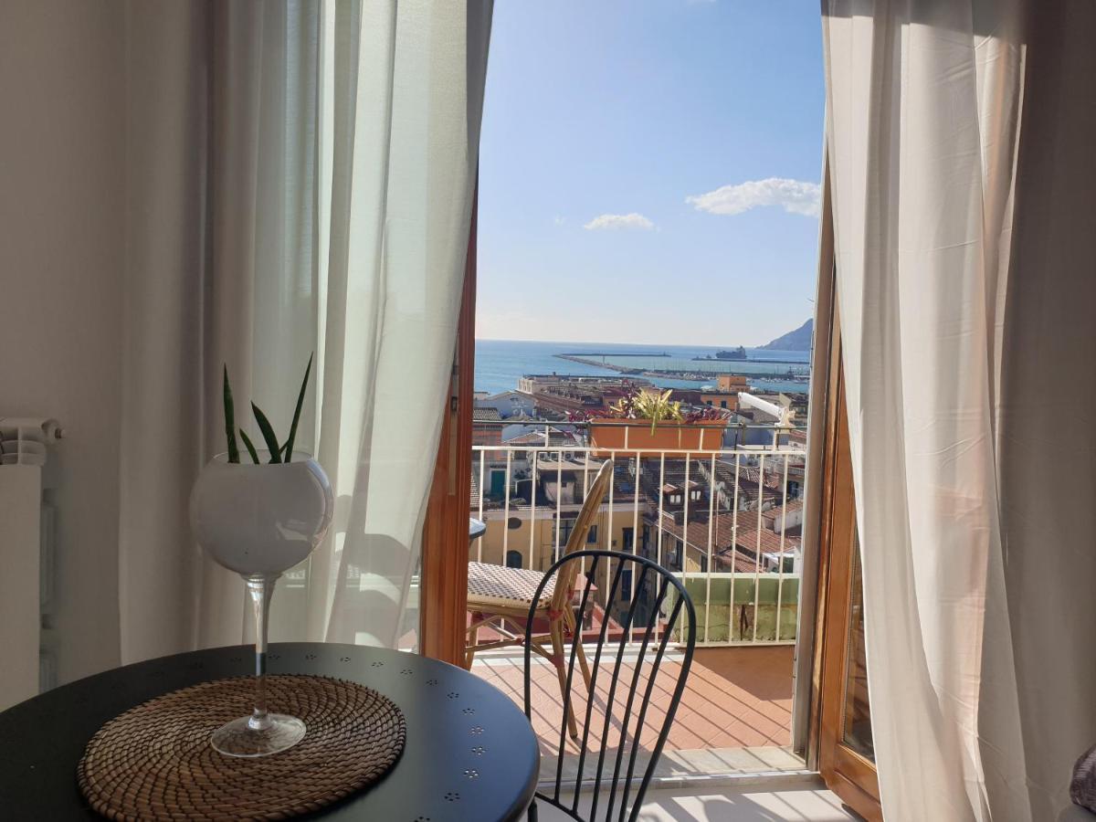 Oasi Al Centro Con Parcheggio Bed & Breakfast ซาแลร์โน ภายนอก รูปภาพ