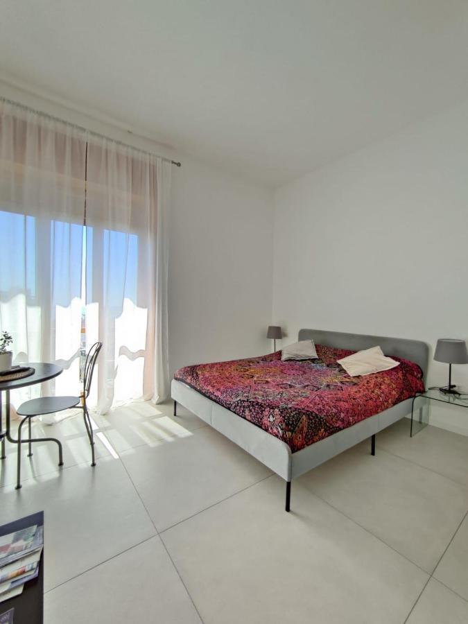 Oasi Al Centro Con Parcheggio Bed & Breakfast ซาแลร์โน ภายนอก รูปภาพ