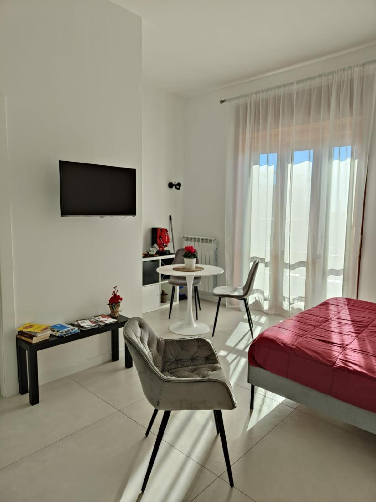 Oasi Al Centro Con Parcheggio Bed & Breakfast ซาแลร์โน ภายนอก รูปภาพ